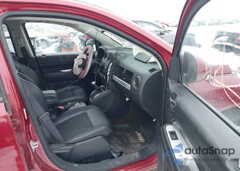 2017 Jeep Compass Latitude 4X4 из США, поврежденный, VIN 1C4NJDEB2HD100397